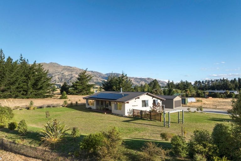 Photo of property in 17 Lichen Lane, Lake Hawea, Wanaka, 9382