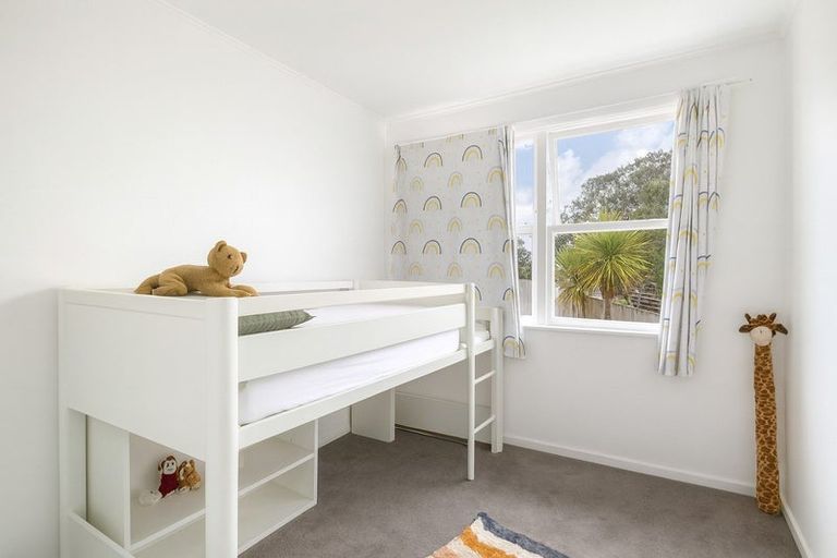 Photo of property in 522 Beach Road, Murrays Bay, Auckland, 0630