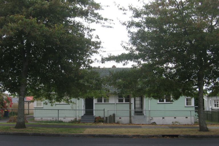 Photo of property in 35 Rimu Street, New Lynn, Auckland, 0600