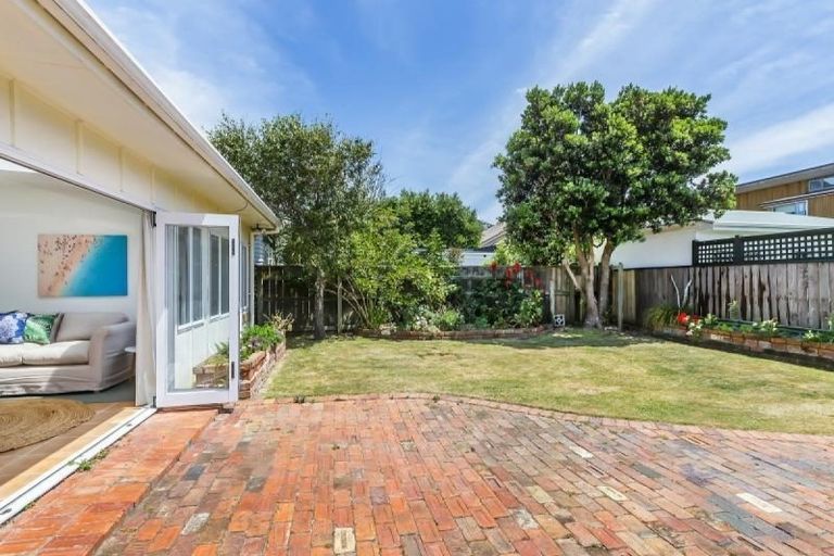 Photo of property in 51 Dundas Street, Seatoun, Wellington, 6022