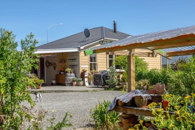 Photo of property in 9 Moroa Road, Tauwharenikau, Featherston, 5771