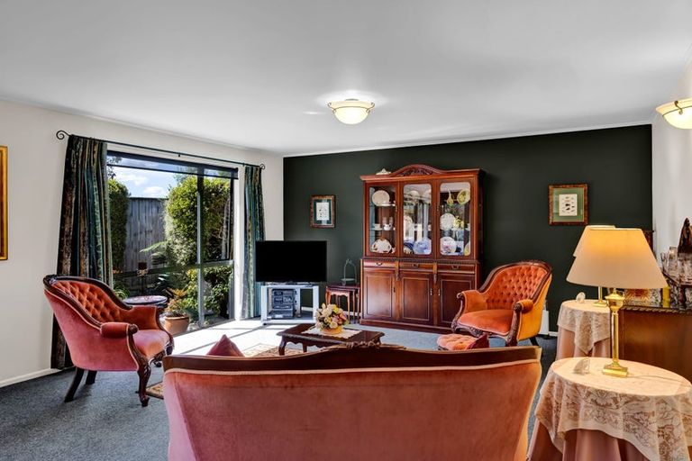 Photo of property in 15 Rod Syme Place, Hawera, 4610