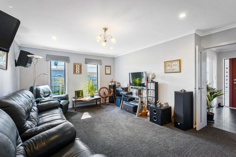 Photo of property in 38 Resolution Drive, Whitby, Porirua, 5024