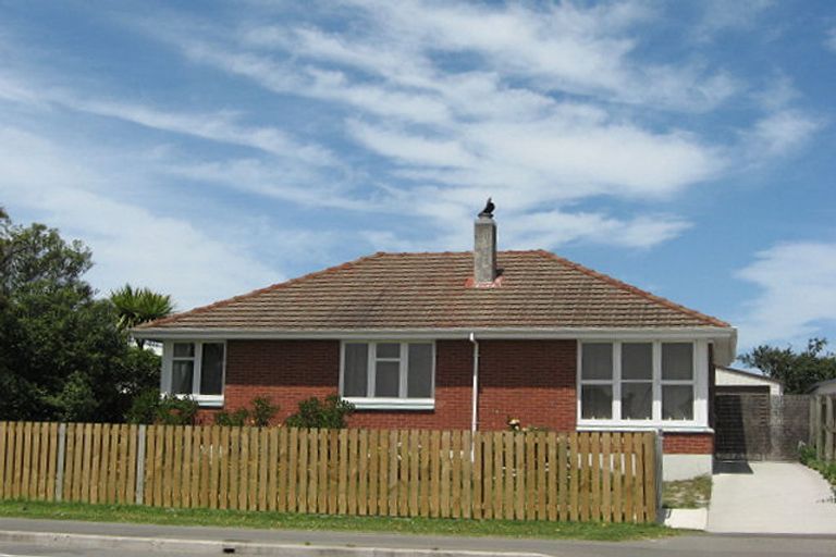Photo of property in 318 Wainoni Road, Avondale, Christchurch, 8061