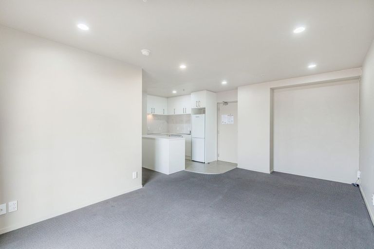 Photo of property in 2o/10 Crown Lynn Place, New Lynn, Auckland, 0600