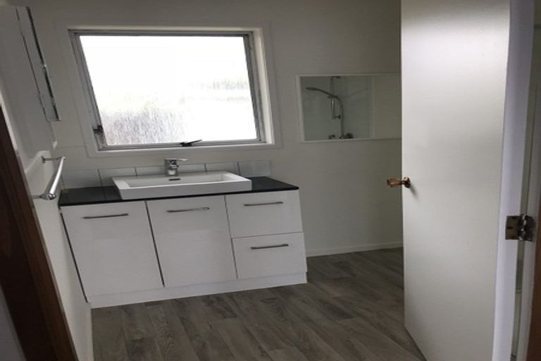 Photo of property in 1/24 Medina Place, Half Moon Bay, Auckland, 2012