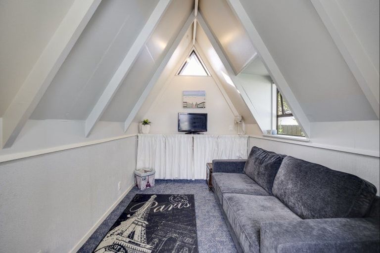 Photo of property in 213 Taradale Road, Pirimai, Napier, 4112