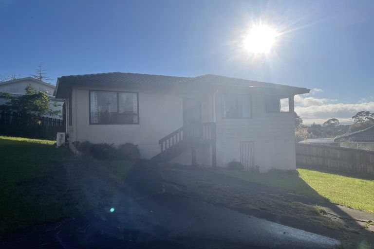 Photo of property in 10 Faram Place, Massey, Auckland, 0614