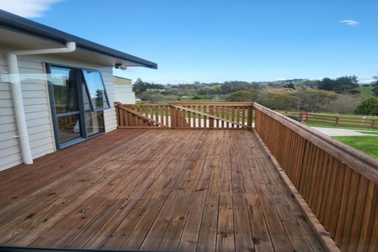 Photo of property in 1 Watts Street, Waipawa, 4210