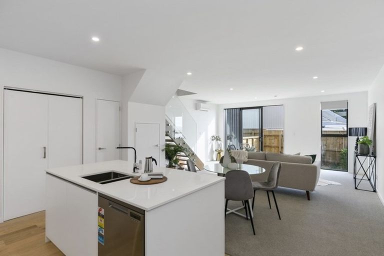 Photo of property in 12/80u Seatoun Heights Road, Seatoun, Wellington, 6022