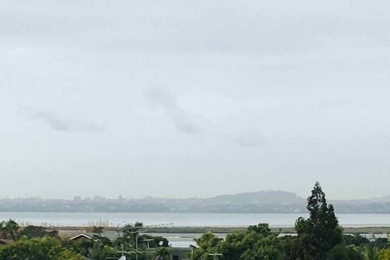 Photo of property in 8 Sailfish Drive, West Harbour, Auckland, 0618