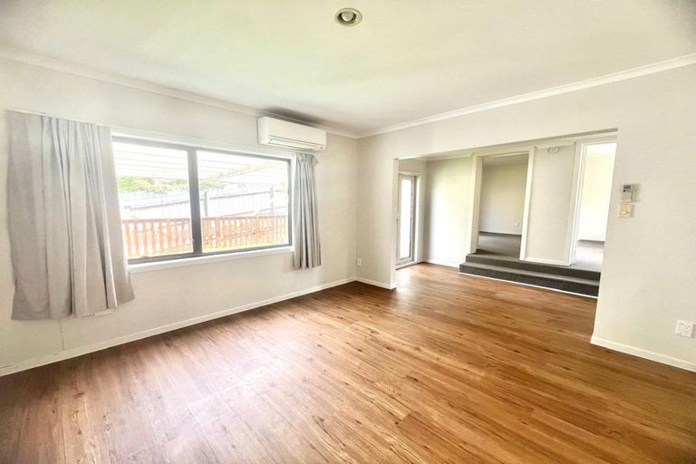 Photo of property in 16 Savoy Road, Glen Eden, Auckland, 0602