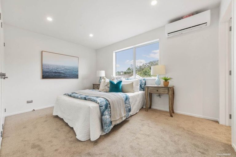 Photo of property in 25a Scarlet Drive, Ranui, Auckland, 0612