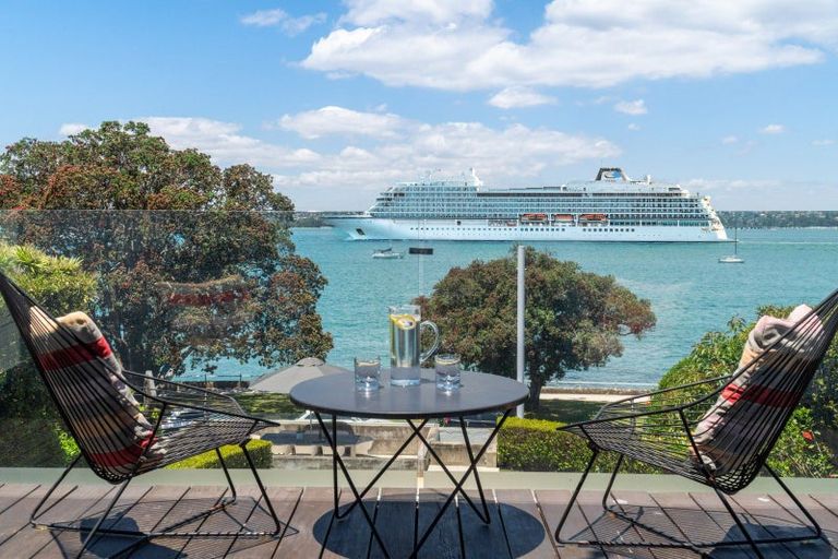 Photo of property in 11 King Edward Parade, Devonport, Auckland, 0624