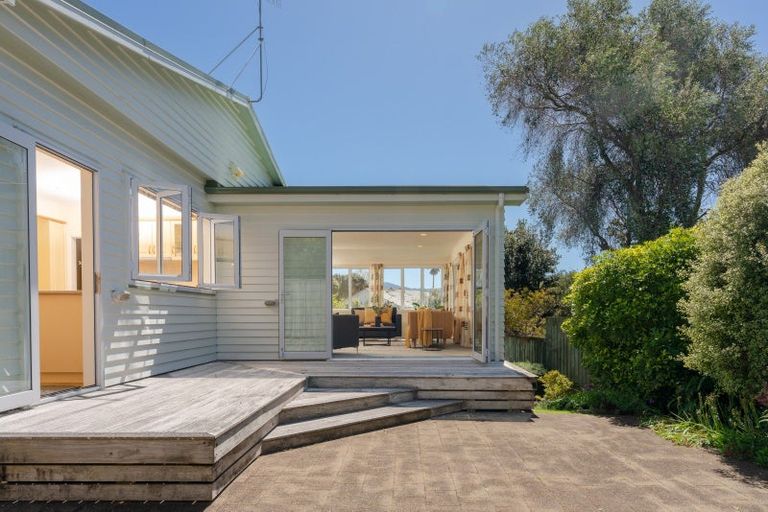 Photo of property in 68 Ocean Road, Paraparaumu Beach, Paraparaumu, 5032