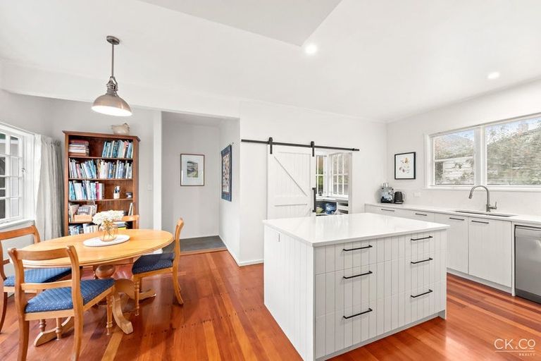 Photo of property in 17 Chilton Grove, Hutt Central, Lower Hutt, 5010