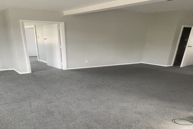 Photo of property in 84 Racecourse Road, Sockburn, Christchurch, 8042