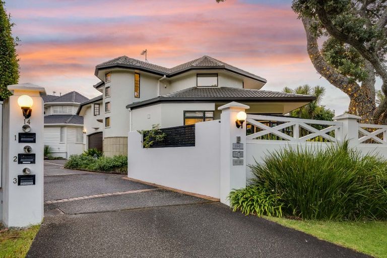 Photo of property in 1/14 Clifton Road, Hauraki, Auckland, 0622