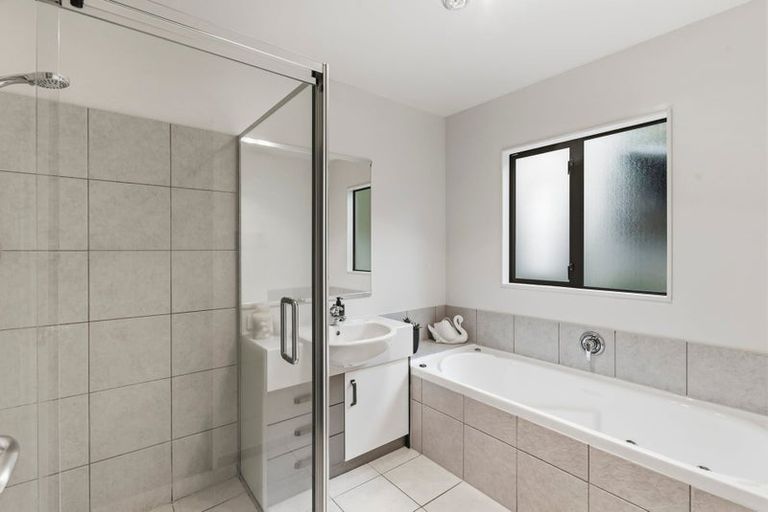 Photo of property in 5 Rifleman Lane, Paraparaumu Beach, Paraparaumu, 5032
