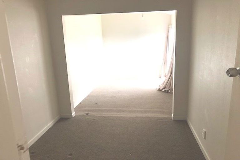 Photo of property in 16 Pomaria Road, Henderson, Auckland, 0610