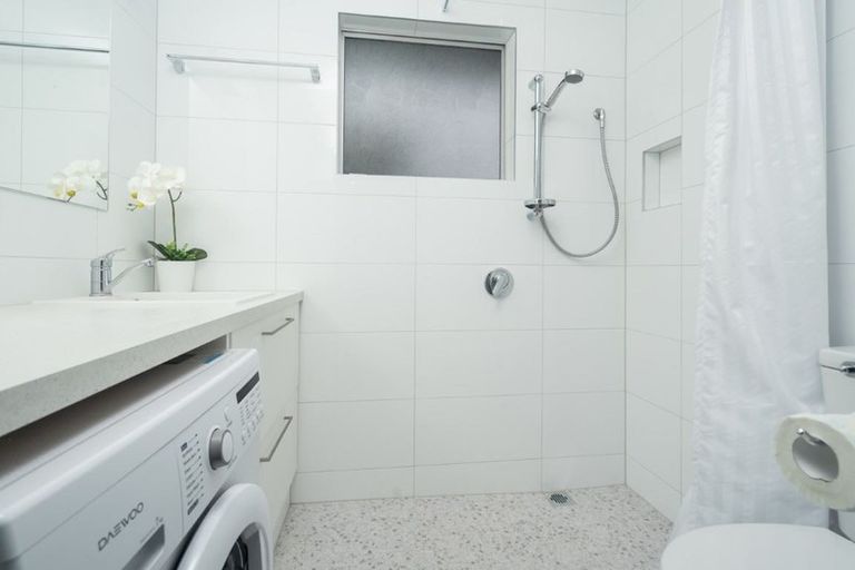 Photo of property in 2/176 Yaldhurst Road, Sockburn, Christchurch, 8042
