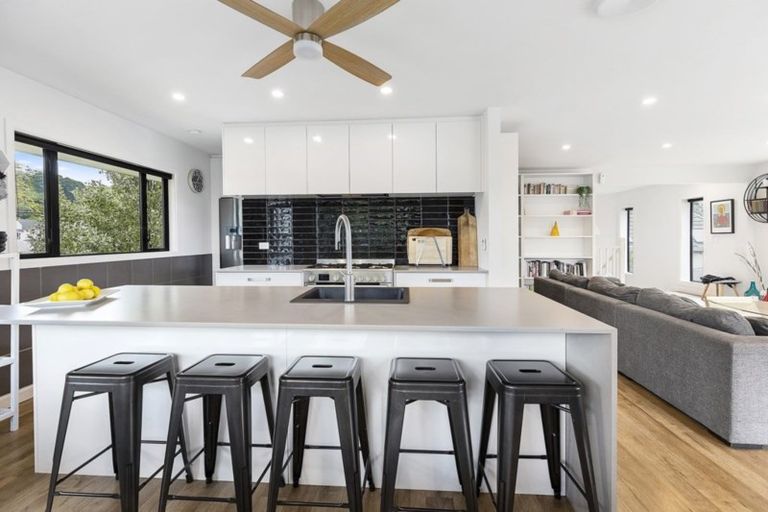 Photo of property in 12 Inglis Street, Seatoun, Wellington, 6022