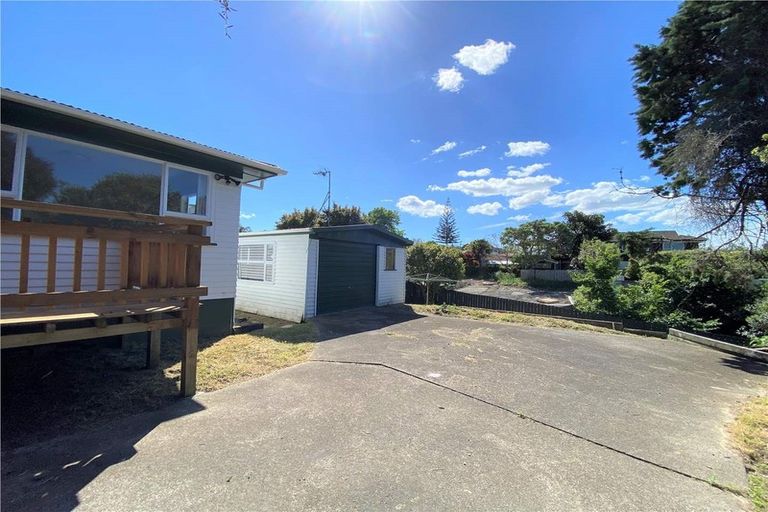 Photo of property in 41 Bodi Place, Te Atatu South, Auckland, 0610