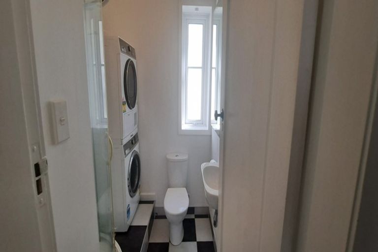 Photo of property in 34f5 Hawkestone Street, Thorndon, Wellington, 6011
