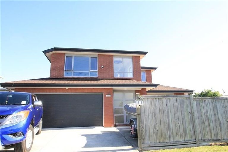 Photo of property in 36 Taipari Road, Te Atatu Peninsula, Auckland, 0610