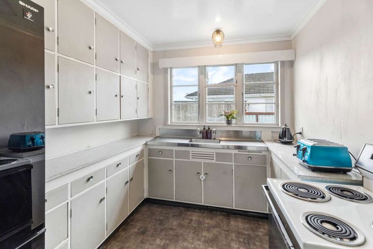 Photo of property in 42 Paisley Street, Awapuni, Palmerston North, 4412