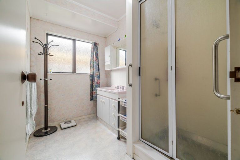 Photo of property in 1 Pinedale Parade, Milson, Palmerston North, 4414