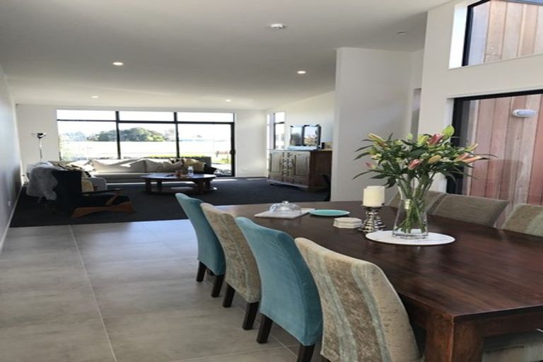 Photo of property in 17 Lieutenant Lane, Papakura, 2110