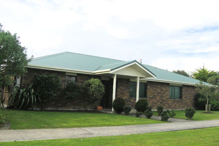 Photo of property in 24 Cashmere Drive, Fitzherbert, Palmerston North, 4410