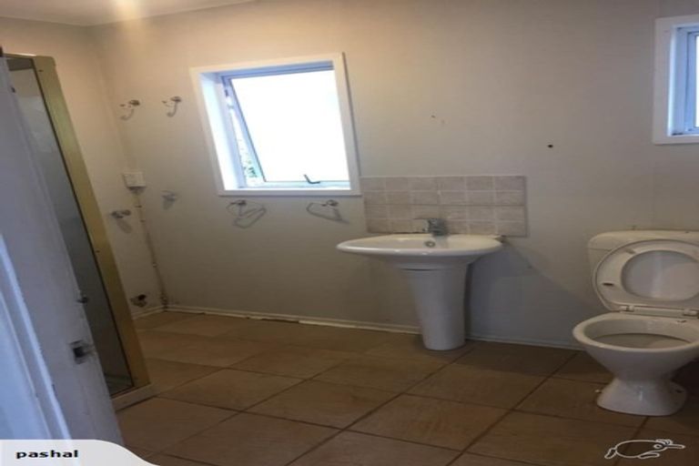 Photo of property in 79 Roberts Road, Te Atatu South, Auckland, 0610