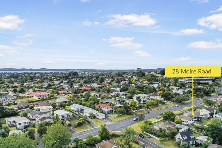 Photo of property in 28 Moire Road, Massey, Auckland, 0614