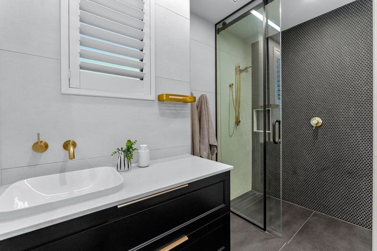 Photo of property in 15 Jack Seabrook Road, Hobsonville, Auckland, 0616