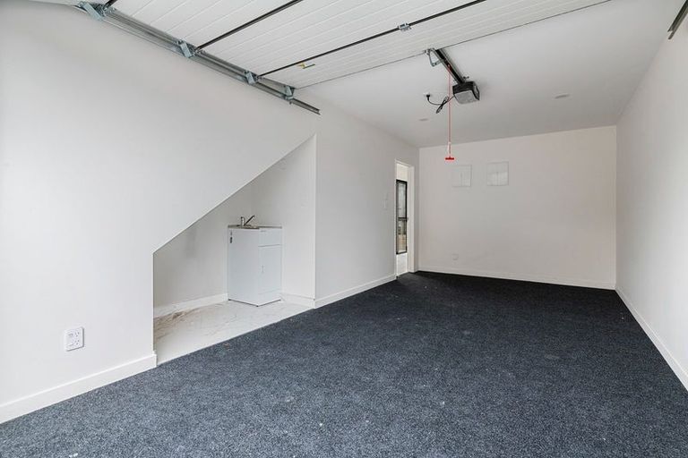 Photo of property in 20c Seine Road, Forrest Hill, Auckland, 0620