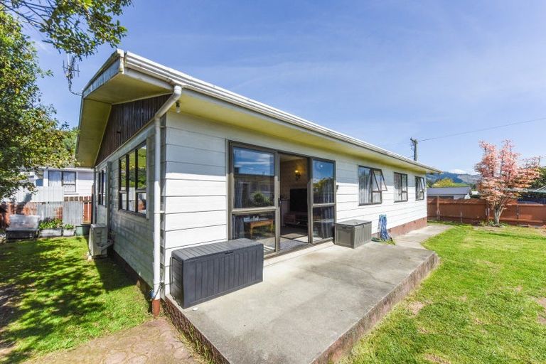 Photo of property in 1 Kauri Street, Stoke, Nelson, 7011