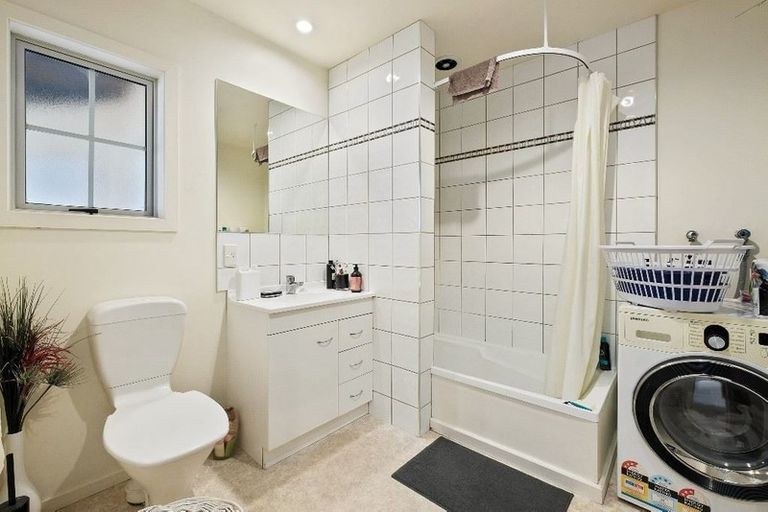 Photo of property in 5a Junction Court, Cromwell, 9310