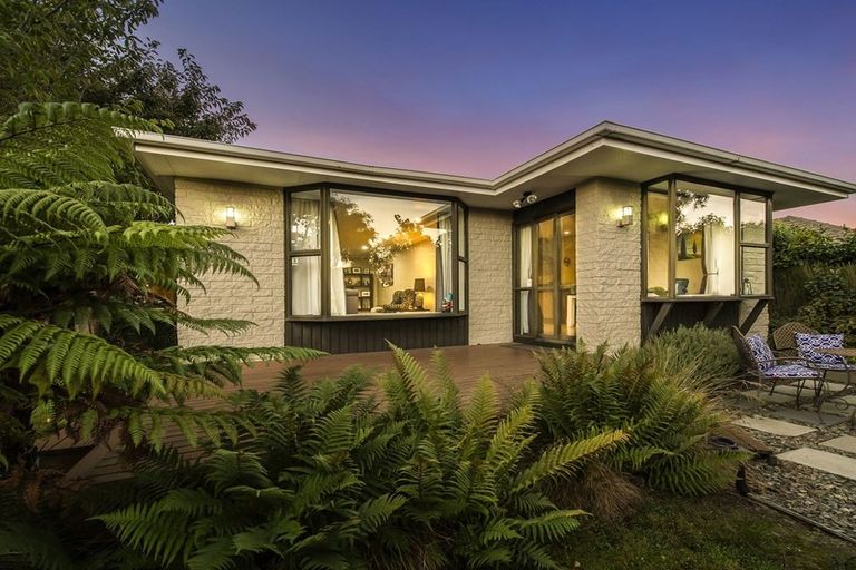 Photo of property in 55 Oriana Crescent, Hornby, Christchurch, 8042