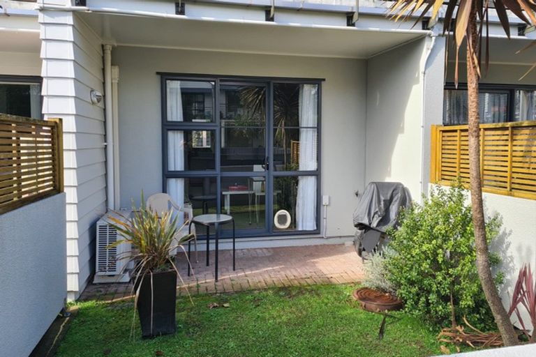 Photo of property in 7/5 Carolina Place, Albany, Auckland, 0632