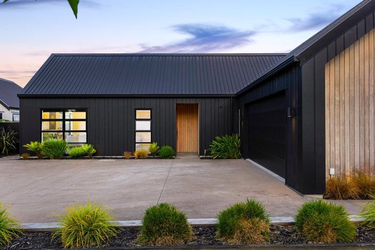 Photo of property in 3 Drovers Way, Riverhead, 0820