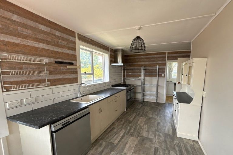 Photo of property in 6 Avro Crescent, Hornby, Christchurch, 8042