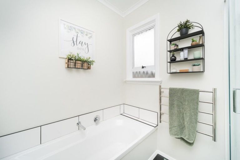 Photo of property in 34 Nottingham Avenue, Awapuni, Palmerston North, 4412