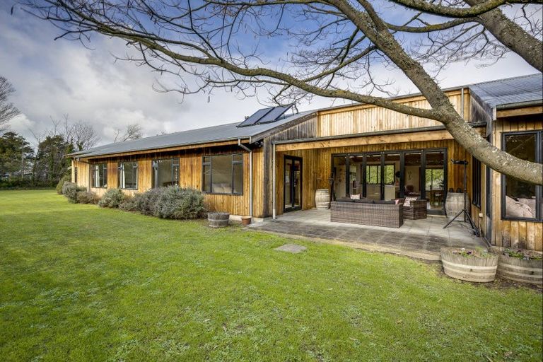 Photo of property in 260 Havelock Road, Akina, Hastings, 4122