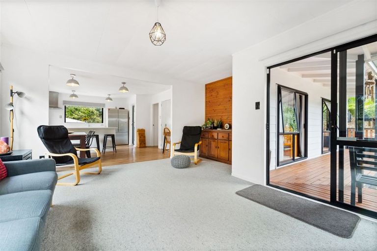 Photo of property in 9 Luxor Place, Massey, Auckland, 0614