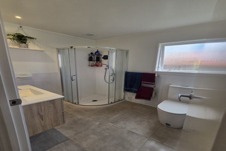 Photo of property in 2/2 Keldale Place, Forrest Hill, Auckland, 0620