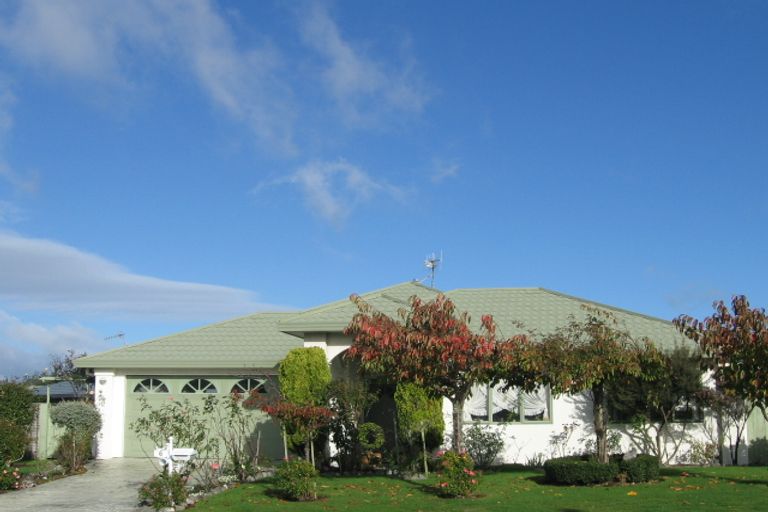 Photo of property in 6 Beachwater Grove, Paraparaumu Beach, Paraparaumu, 5032