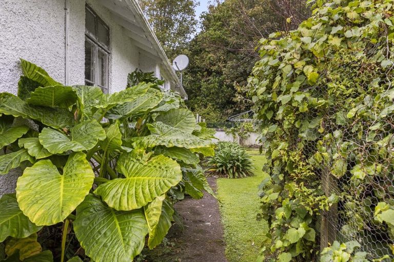 Photo of property in 2329 South Road, Okato, 4335