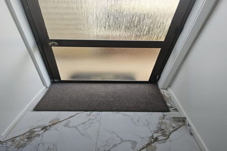 Photo of property in 1/6 Annette Avenue, Te Atatu South, Auckland, 0610